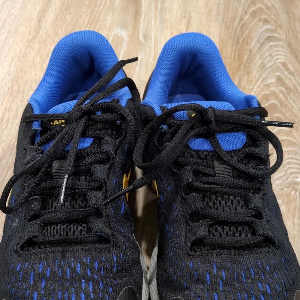 Under Armour Charged Rogue Black and Blue Athletic Shoes Youth 5Y